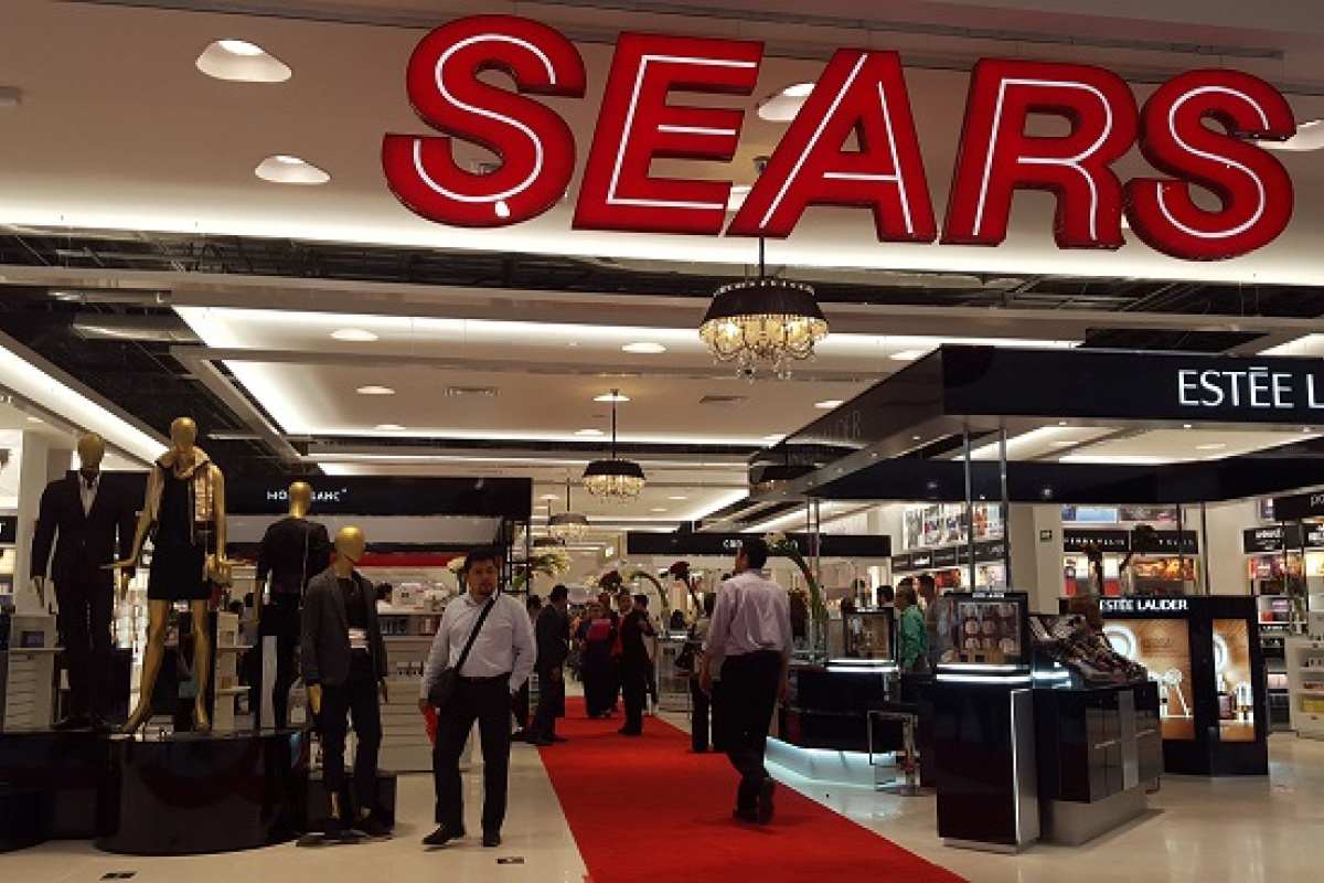 La falta de modernización alcanzó a Sears y sus competidores ya lo ven como su gran oportunidad. La falta de modernización alcanzó a Sears y sus competidores ya lo ven como su gran oportunidad.