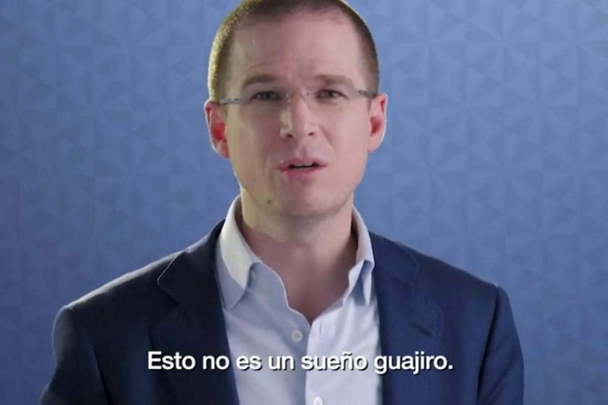 Ricardo Anaya, presidente nacional del PAN, explicando los beneficios de un Ingreso Básico Universal. Ricardo Anaya, presidente nacional del PAN, explicando los beneficios de un Ingreso Básico Universal.
