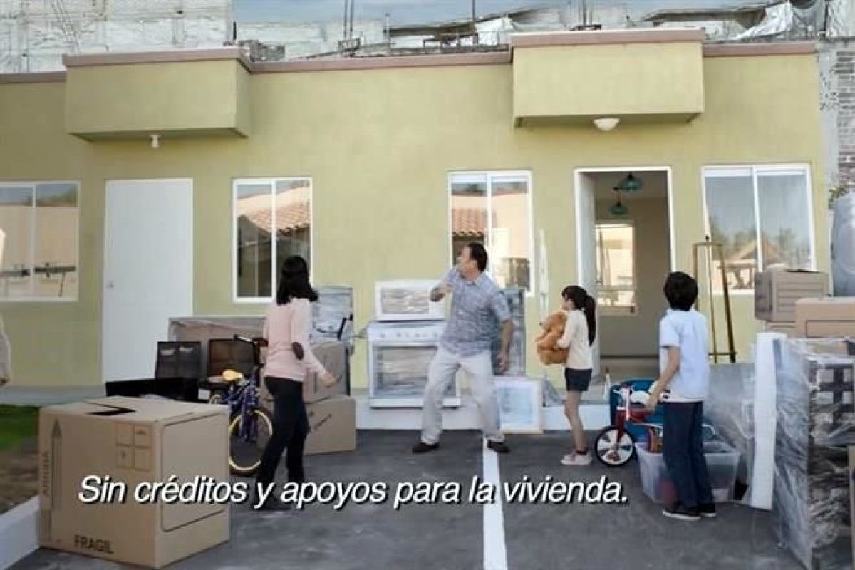Nuevo spot del PRI alerta y desata polémica con “un día sin” programas “Imagina un día sin atención médica para ti y tu familia. Un día sin desayunos escolares para los más necesitados. Sin créditos y apoyos para la vivienda. Sin maestros, escuelas ni educación gratuita”