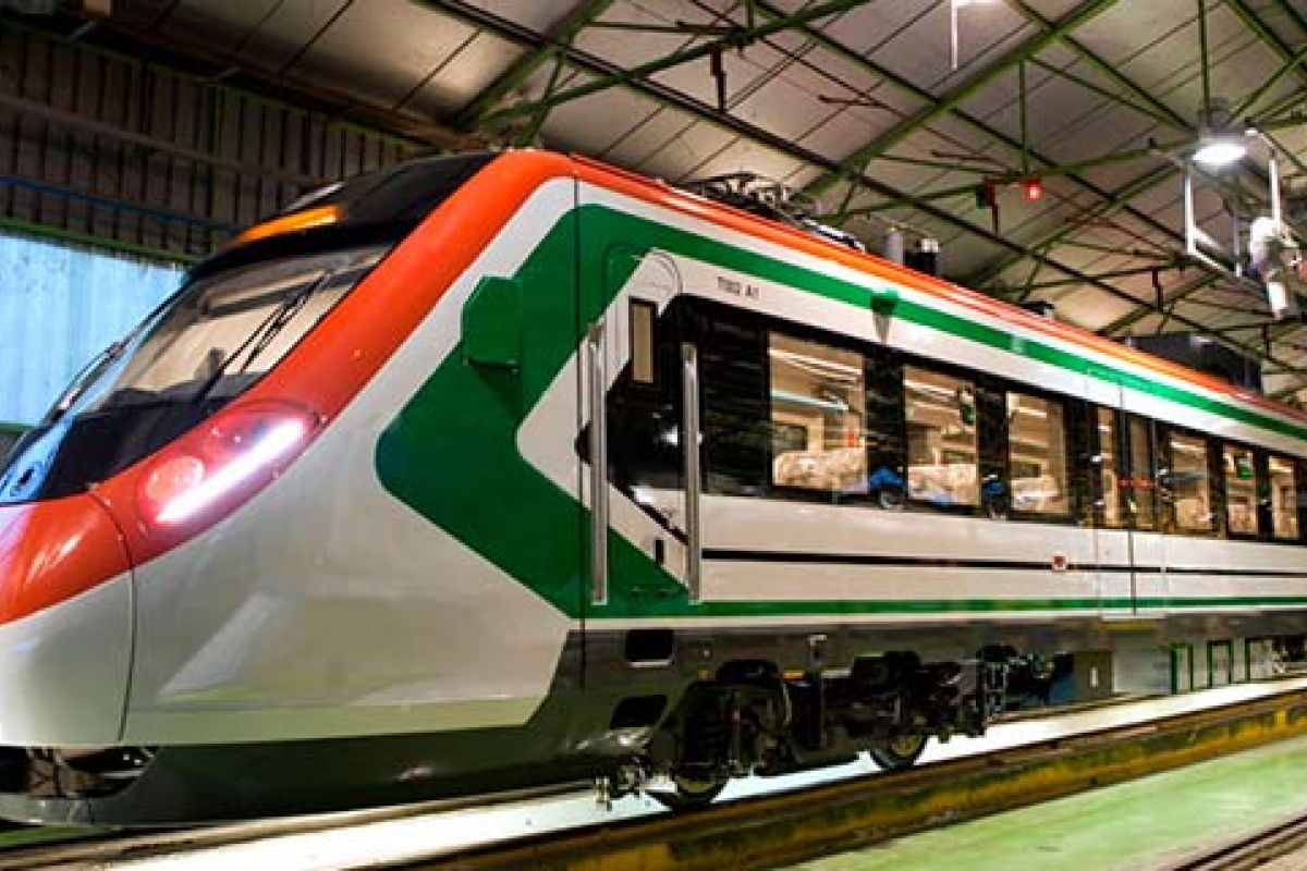 El Tren México Toluca es un proyecto que se prometió desde el día uno en la administración de Enrique Peña Nieto. El Tren México Toluca es un proyecto que se prometió desde el día uno en la administración de Enrique Peña Nieto.
