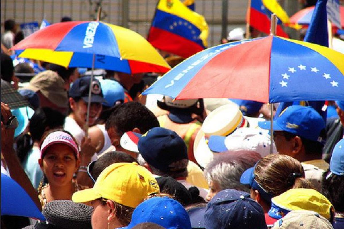 Los venezolanos que tramitaron su tarjeta de residencia permenente aumentaron en 18% en comparación con el 2013 Los venezolanos que tramitaron su tarjeta de residencia permenente aumentaron en 18% en comparación con el 2013