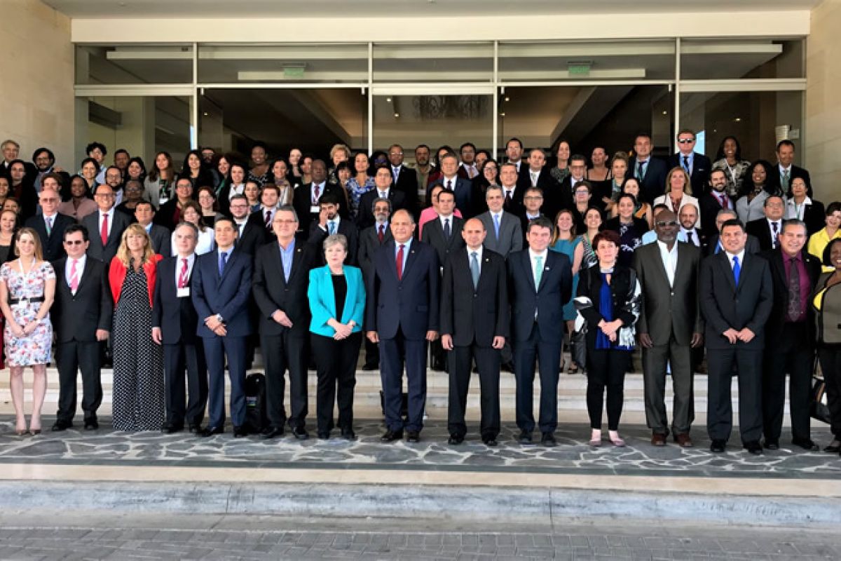 En Costa Rica se reunió el grupo oficial de los delegados asistentes a la Novena Reunión del Comité de Negociación del Acuerdo Regional sobre el Principio 10. (Foto: CEPAL) En Costa Rica se reunió el grupo oficial de los delegados asistentes a la Novena Reunión del Comité de Negociación del Acuerdo Regional sobre el Principio 10. (Foto: CEPAL)