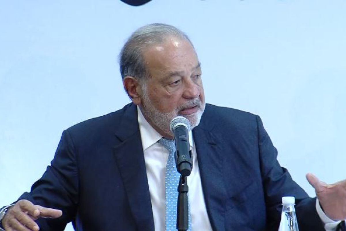 Carlos Slim, el hombre más rico de México, defendió la construcción del Nuevo Aeropuerto (NAICM) Carlos Slim, el hombre más rico de México, defendió la construcción del Nuevo Aeropuerto (NAICM)