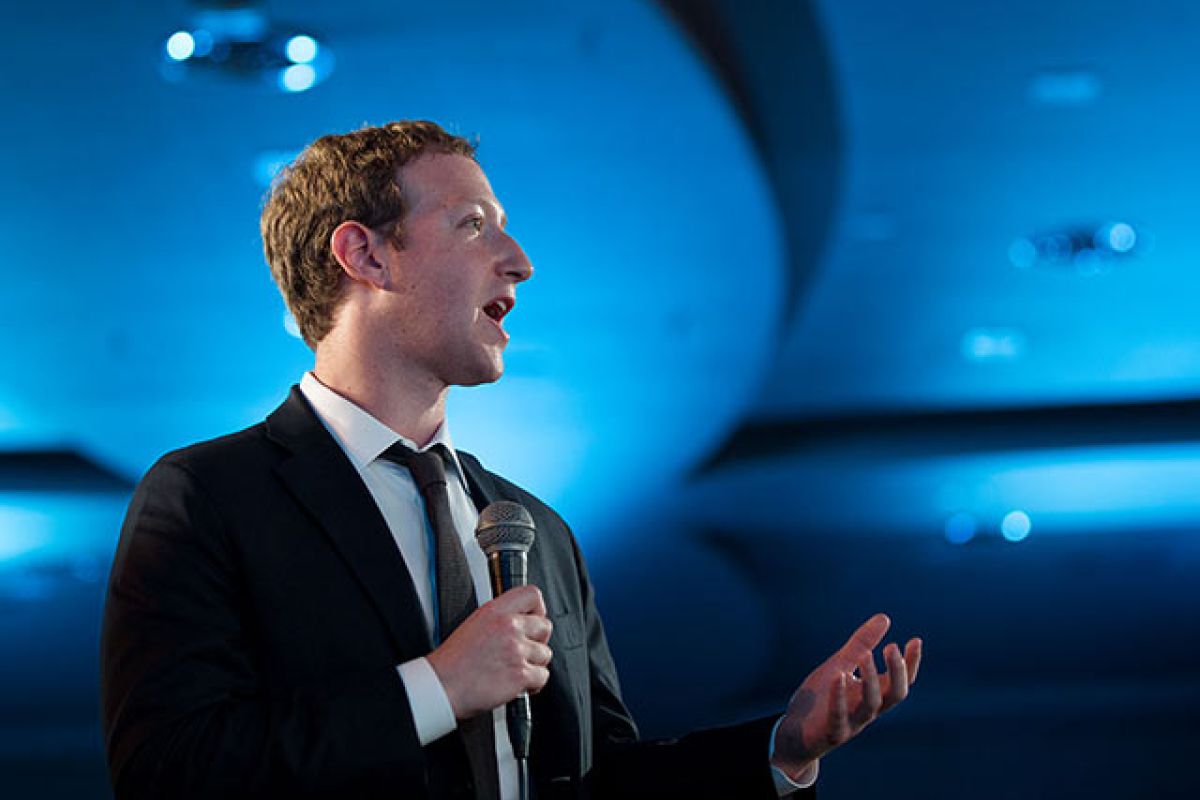 Mark Zuckerberg lleva tiempo negando que Facebook sea una compañía de medios (Foto: Pete Souza) Mark Zuckerberg lleva tiempo negando que Facebook sea una compañía de medios (Foto: Pete Souza)