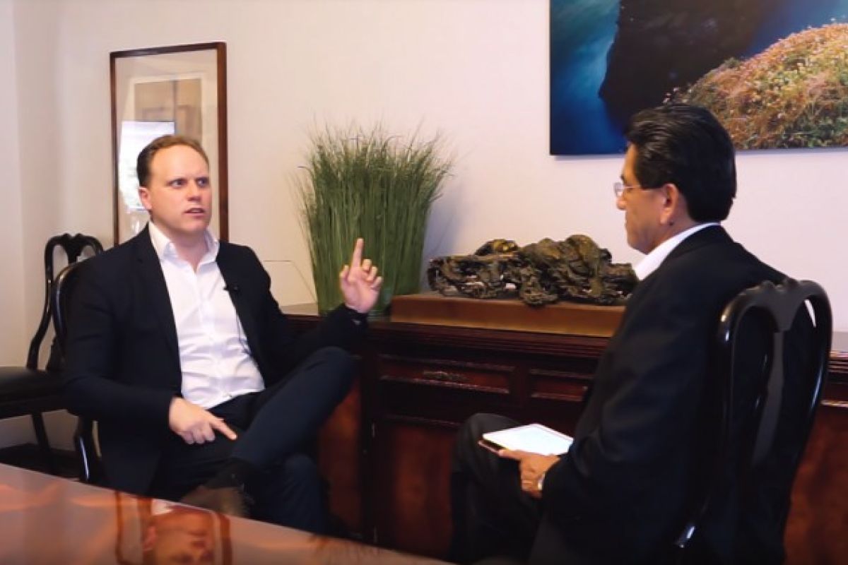 Daniel Lacalle es un economista español, analista en jefe y administrador de fondos de inversión. Daniel Lacalle es un economista español, analista en jefe y administrador de fondos de inversión.