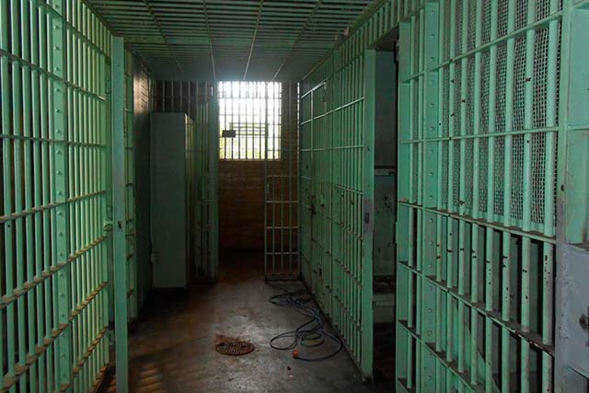 76% de las quejas recibidas por la CNDH en 2015 de parte del sistema penitenciario estuvieron relacionadas con violaciones al derecho a la salud 76% de las quejas recibidas por la CNDH en 2015 de parte del sistema penitenciario estuvieron relacionadas con violaciones al derecho a la salud
