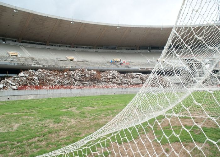 Suspender el Mundial de Futbol no es una alternativa, ni siquiera cambiar de sede a estas alturas del magno evento.