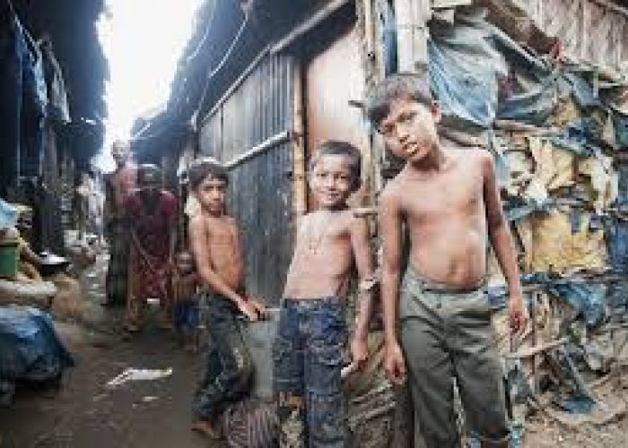 La PNUD informó que hay más de 2 mil 200 millones de personas con pobreza multidimensional en el mundo.