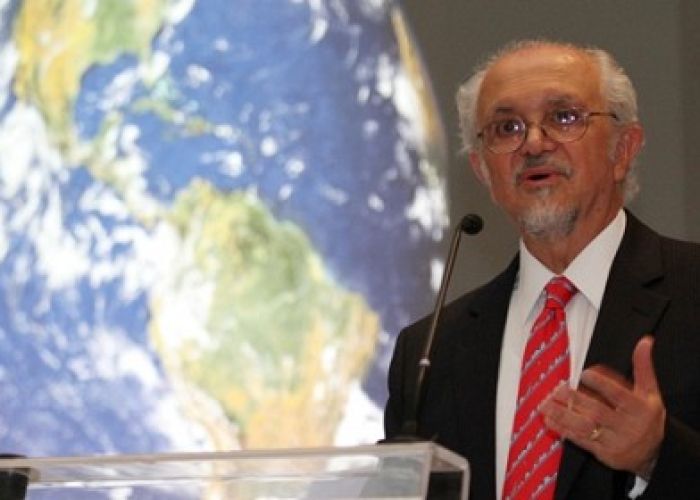 El Premio Nobel de Química, Mario Molina está contemplado para ser consejero independiente de la CFE.