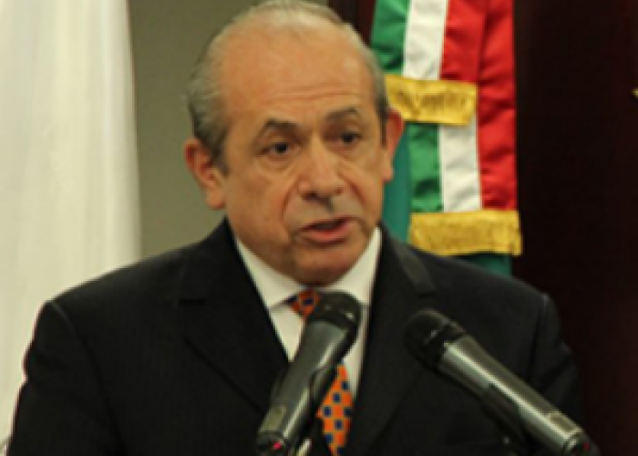 El nuevo director general del IPN, Enrique Fernández Fassnacht, se comprometió a eliminar las remuneraciones a exdirectores.