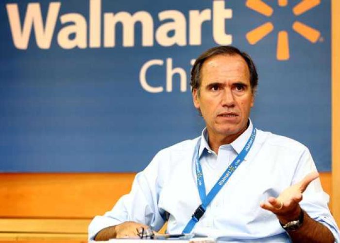 Enrique Ostalé suplió en enero a Scot Rank al frente de Walmart.