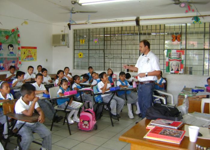 El estudio está basado en un examen de conocimientos sobre el idioma aplicado a 504 docentes de escuelas públicas en centros urbanos.