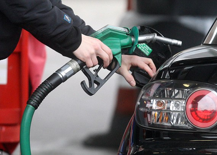 Según estimaciones del Departamento de Energía de EU, para 2015 se espera que el consumo diario de gasolina se coloque en 8.86 millones de barriles; 4.6% menos que en el pico histórico de 9.29 millones de 2007.