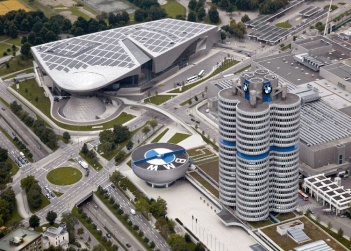 La empresa alemana automotriz BMW anunció una inversión de mil millones de dólares para la instalación de una planta en México.