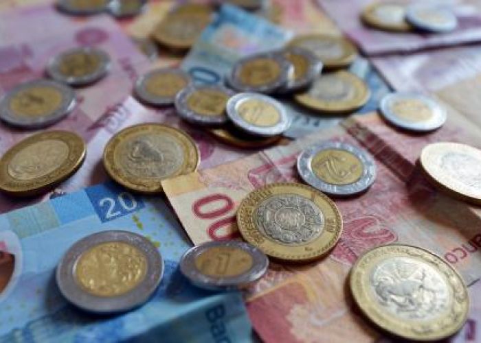 La economía mexicana podría crecer 2.55% en este 2015, y el tipo de cambio prevén sea 15.64 pesos por dólar al cierre de este año.
