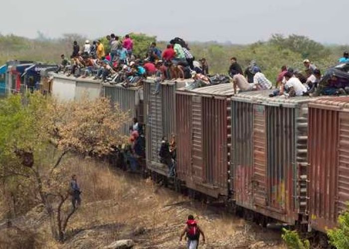 “El sólo hecho de ser centroamericanos es un motivo para ser privado de la libertad, aunque  sólo vayan caminando sin estar cometiendo delito alguno", dijo La Casa del Migrante de Saltillo.