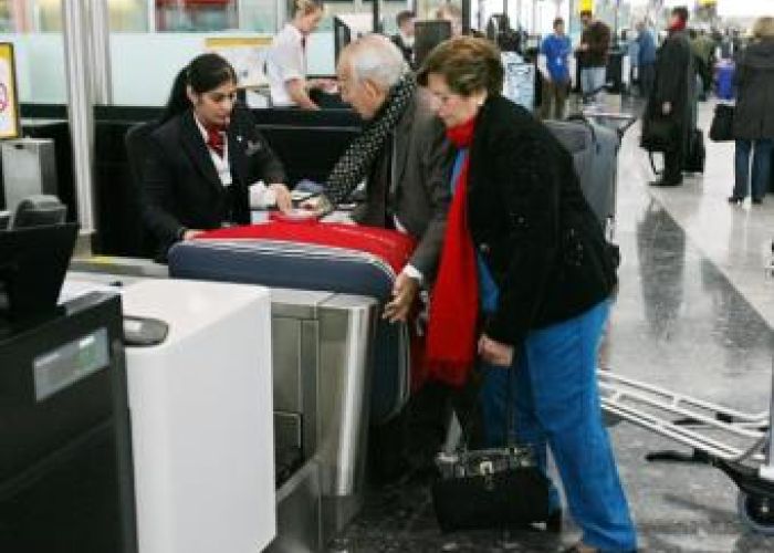 Muchos pasajeros se quejaron por que no sabía del cobro por equipaje.