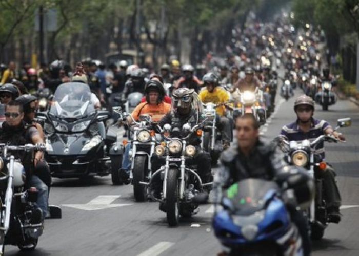 Organizaciones de motociclistas están en contra de tener que pasar la verificación vehicular.