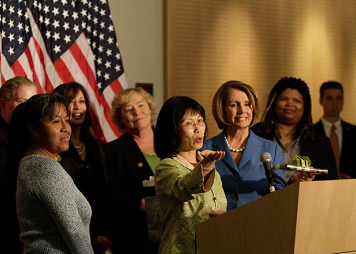 Las mujeres demócratas discutieron el tema más que las mujeres republicanas