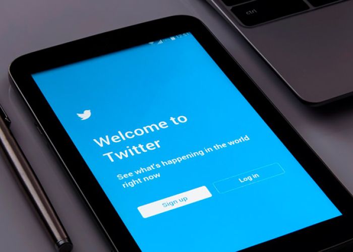 Twitter reportó ingresos publicitarios por 650 mdd, 29% más que el año previo