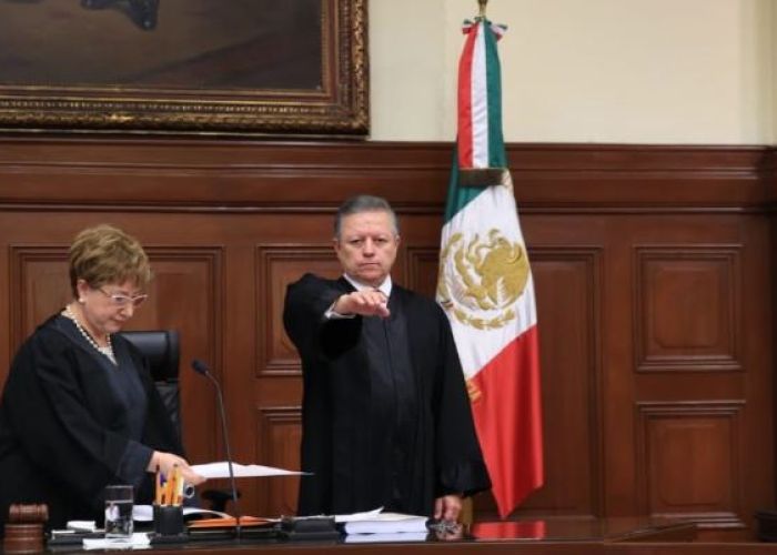Arturo Zaldívar rindiendo protesta como nuevo presidente de la Suprema Corte.