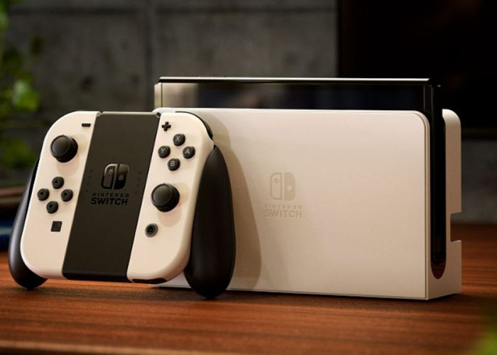 La nueva versión también estará disponible en color blanco y negro, además del tradicional rojo/azul (Foto: Nintendo).