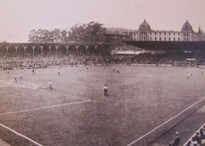 El antiguo estadio de San Mamés en Bilbao, en 1946. (Foto de Conoce Bilbao)