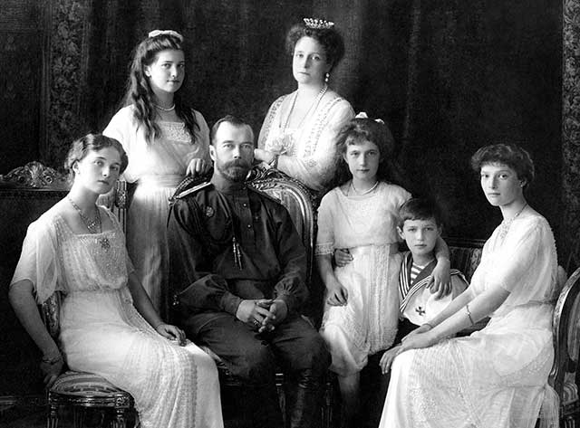 La familia real rusa fue ejecutada un 17 de julio, y se les enterró el mismo día pero 80 años después