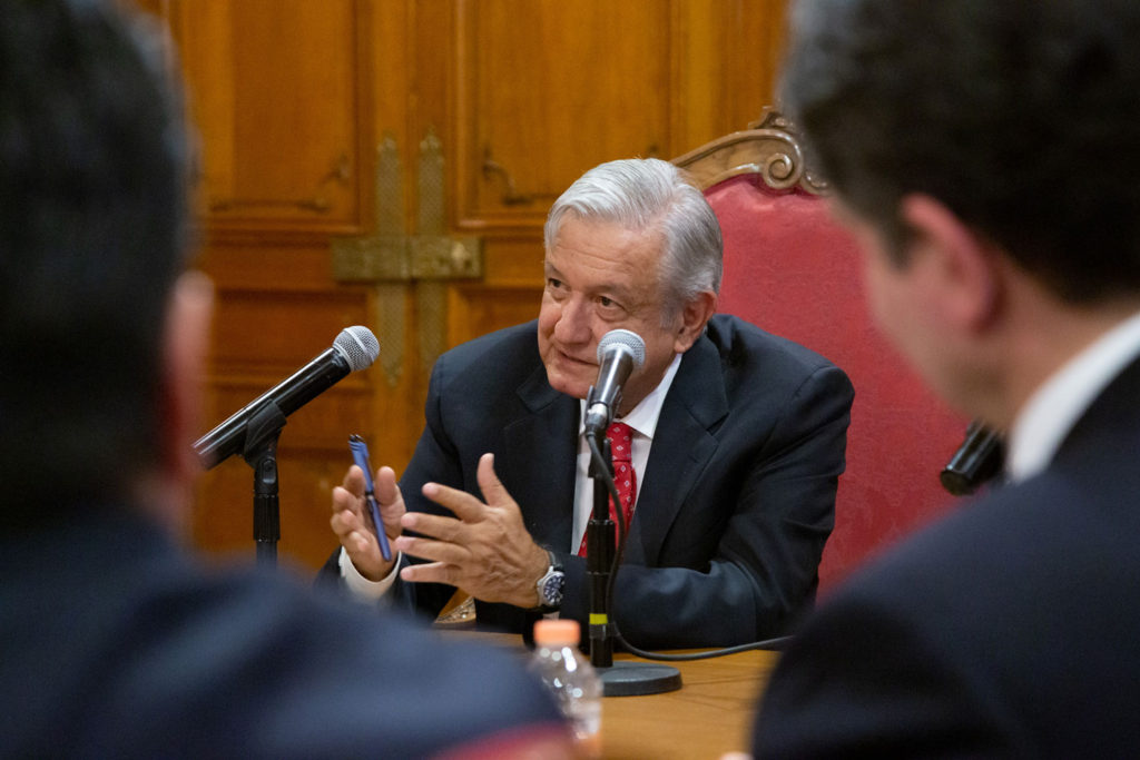 El presidente Andrés Manuel López Obrador en reunión con banqueros en Palacio Nacional el 27 de junio (Foto: lopezobrador.org.mx)