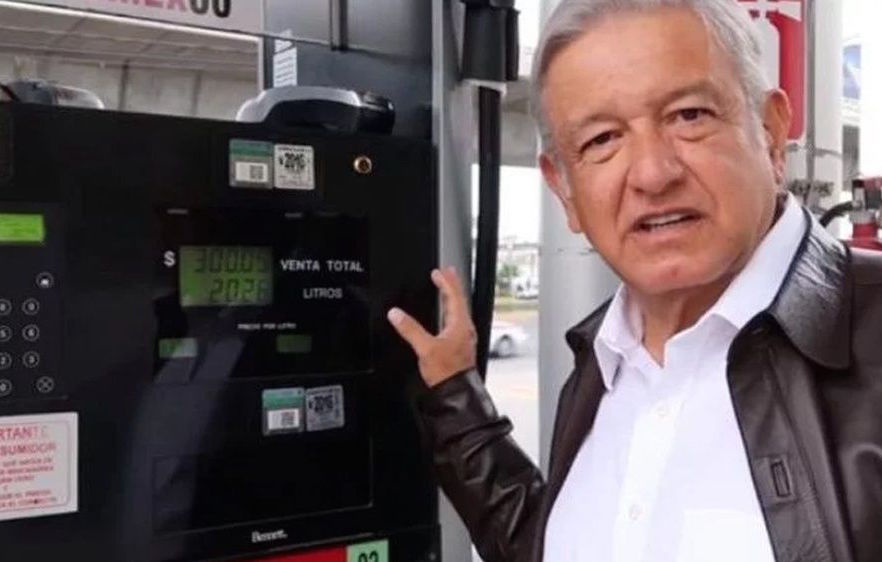 El presidente López Obrador ha insistido en que los precios de las gasolinas no subirán en términos reales.