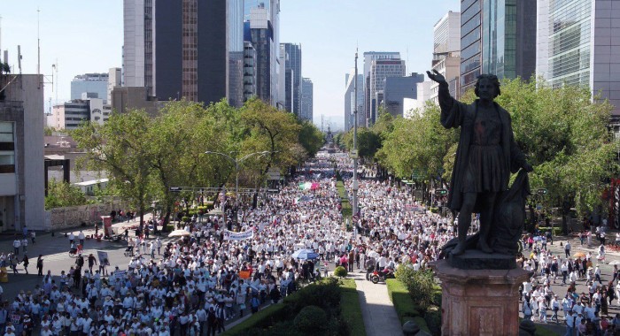 Miles de ciudadanos marcharon el 1 de diciembre en la Ciudad de México mostrando su inconformidad con el gobierno del presidente López Obrador (Foto: Twitter)