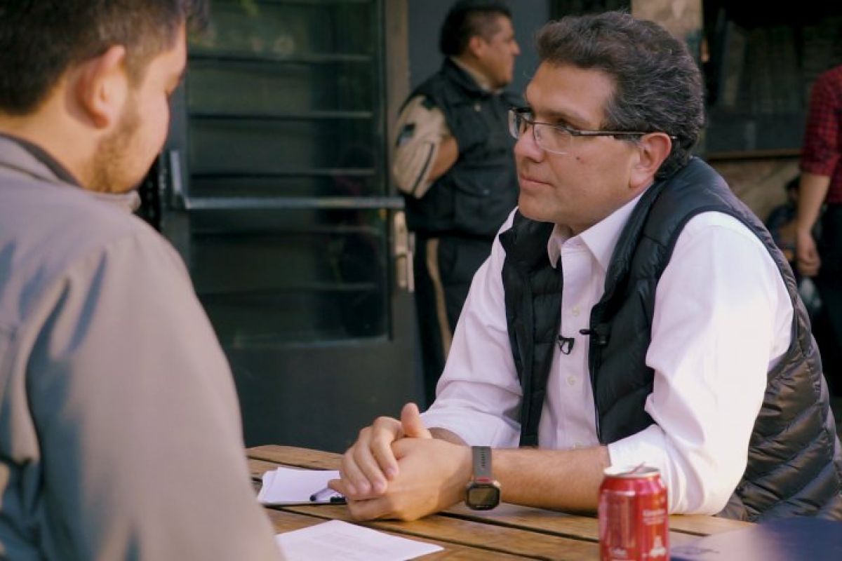 Como militante político, Ríos Piter no se arrepiente de nada pues hace 20 años cuando inició su carrera los independientes no existían. Como militante político, Ríos Piter no se arrepiente de nada pues hace 20 años cuando inició su carrera los independientes no existían.