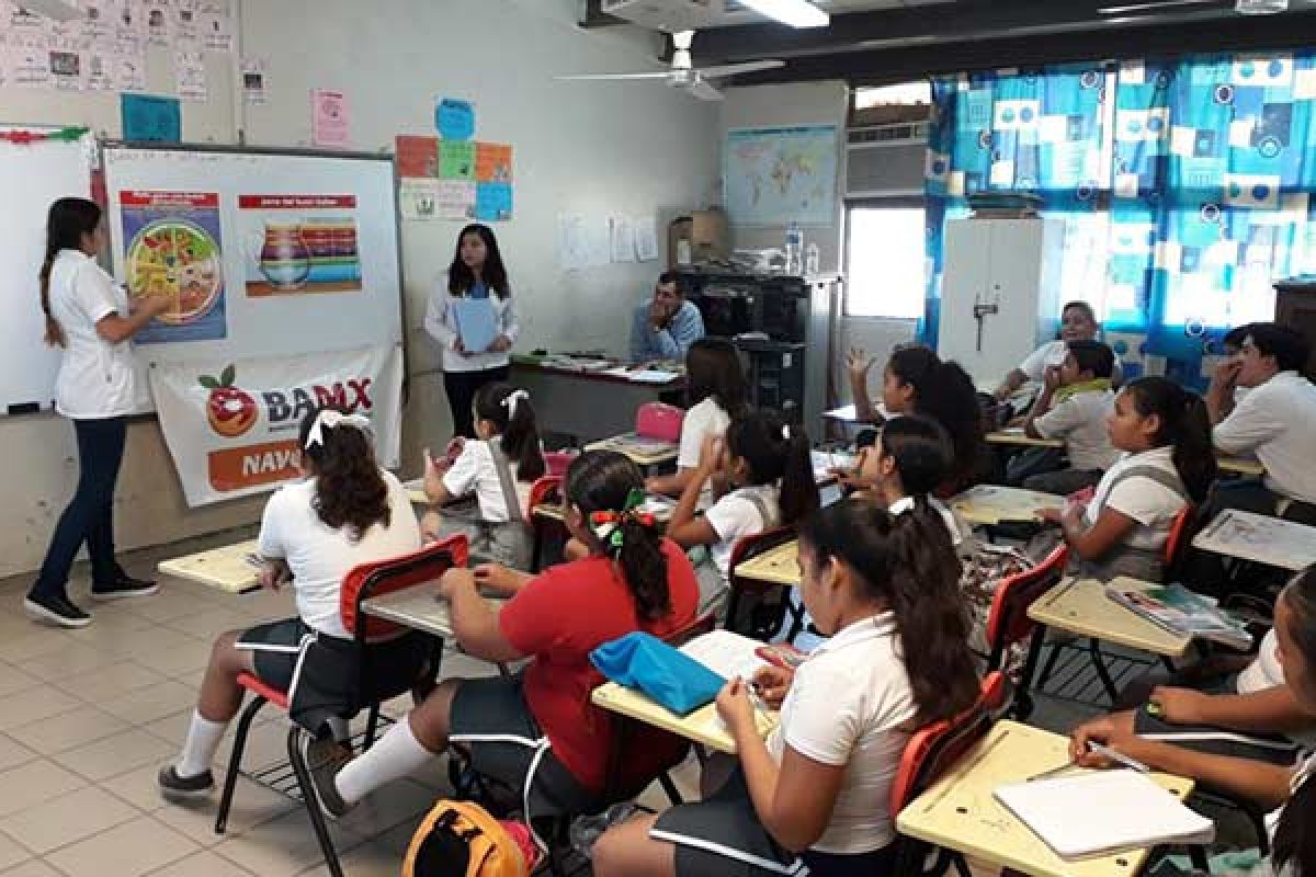 Tanto en México como en el mundo se vive una crisis de educación en donde se privilegia la cobertura y no la calidad. Tanto en México como en el mundo se vive una crisis de educación en donde se privilegia la cobertura y no la calidad.