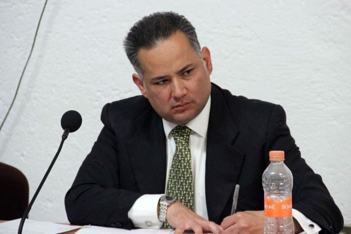 Santiago Nieto aseguró para el WSJ que el gobierno lo intentó sobornar, hecho que la prensa nacional decidió no resaltar. Santiago Nieto aseguró para el WSJ que el gobierno lo intentó sobornar, hecho que la prensa nacional decidió no resaltar.