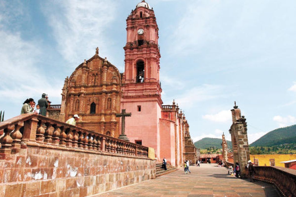 La población en estado de pobreza de Tlalpujahua, Michoacán pasó del 54% al 70%, y solo es uno de los casos dentro de los Pueblos Mágicos. La población en estado de pobreza de Tlalpujahua, Michoacán pasó del 54% al 70%, y solo es uno de los casos dentro de los Pueblos Mágicos.
