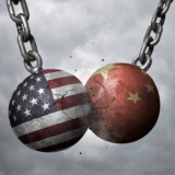 La situación actual entre Estados Unidos y China en el ámbito tecnológico y cibernético es un reflejo de un conflicto más amplio y profundo, en el que ambas potencias buscan liderar, y protegerse. (Imagen: iStock)