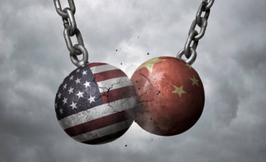 La situación actual entre Estados Unidos y China en el ámbito tecnológico y cibernético es un reflejo de un conflicto más amplio y profundo, en el que ambas potencias buscan liderar, y protegerse. (Imagen: iStock)