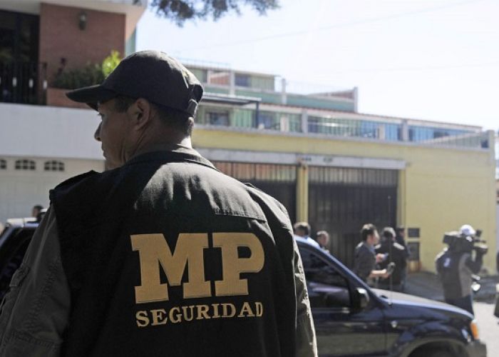 Dar plena autonomía al a policía para que planee, dirija y ejecute la investigación de los delitos podría ser considerado inconstitucional.