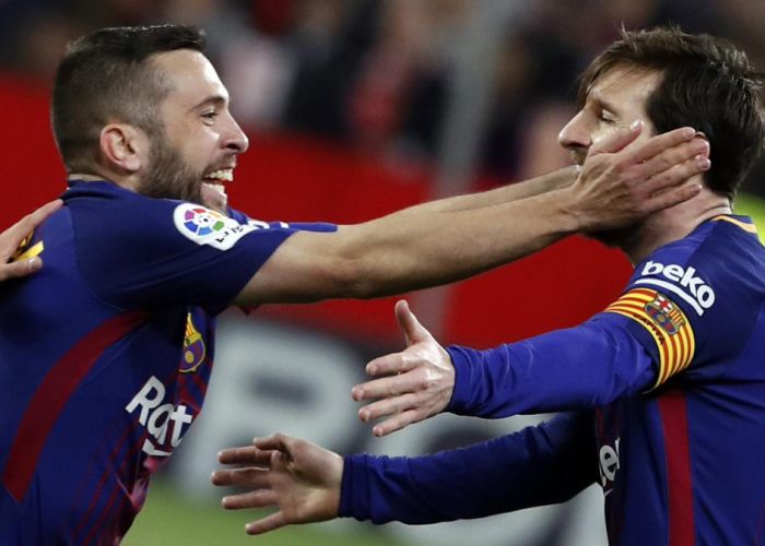 Foto: Jordi Alba y Messi / Twitter @FCBarcelona