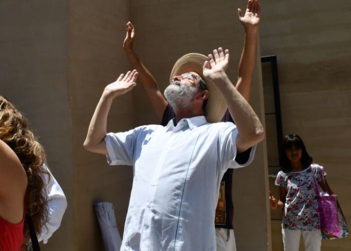 Pablo Moctezuma, jefe delegacional de Azcapotzalco, durante la inauguración de un temazcal.