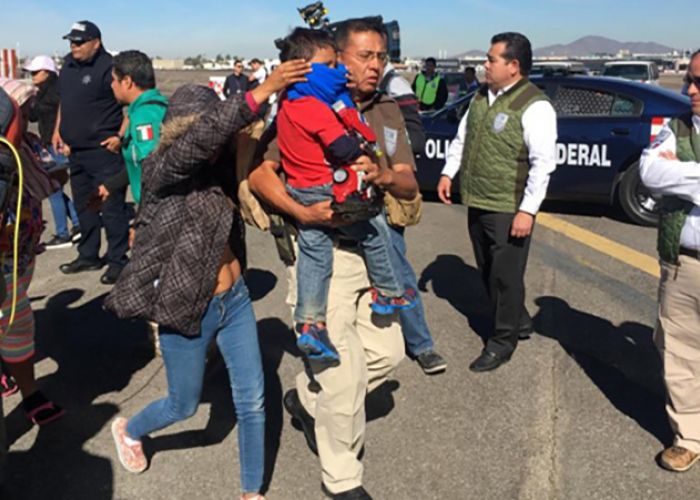 Funcionarios del Instituto Nacional de Migración (INM) en funciones. (Foto: Canal del Congreso)