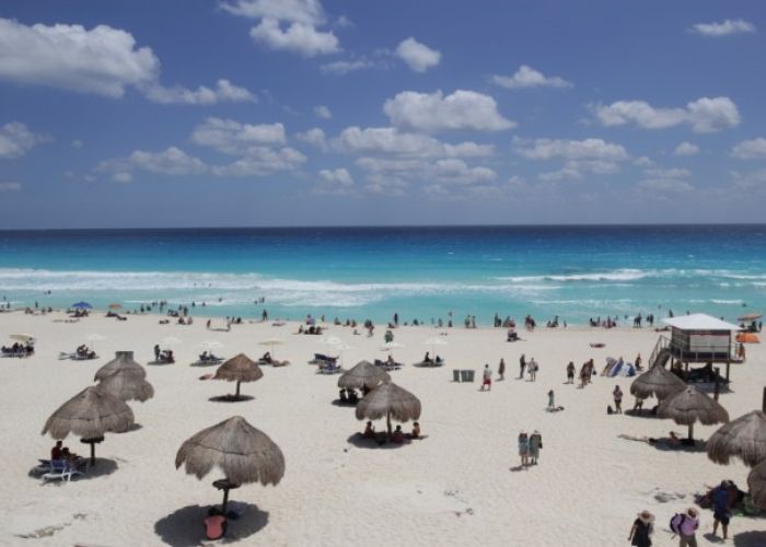 Dos terceras partes de los turistas extranjeros arriban a las playas.