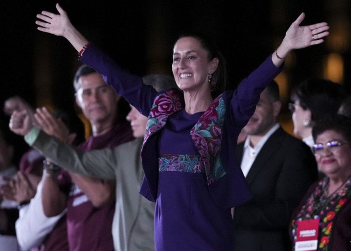 Claudia Sheinbaum en el Zócalo de la CDMX el domingo de su triunfo electoral (Imagen: X)