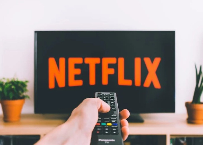 Netflix también anticipa un posible aumento en la consolidación de la industria, aunque señala que no está interesado en adquirir activos de televisión tradicionales. (Imagen: Pexels)